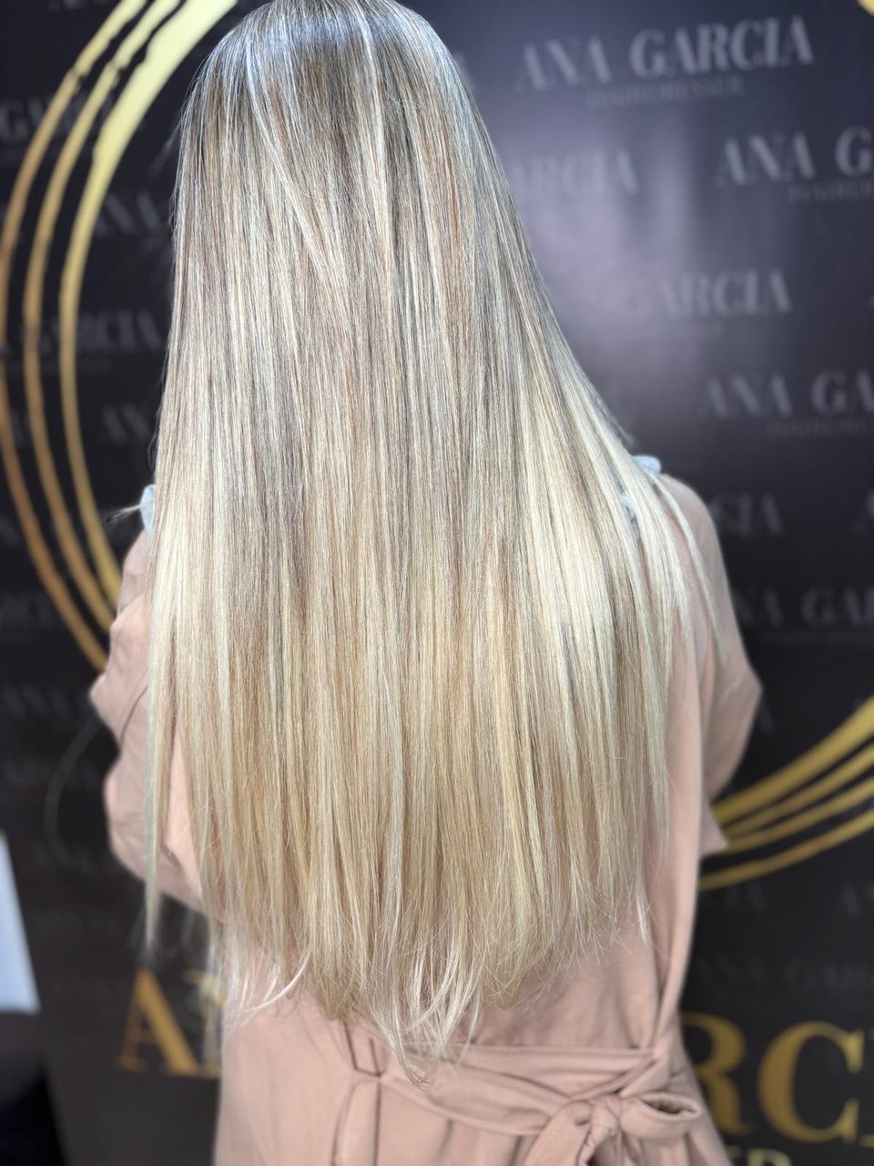 Ice Blonde · Ana García Hairdresser