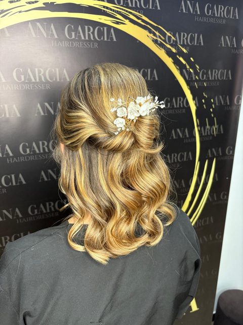 Recogidos · Bodas & eventos en Ana García Hairdresser